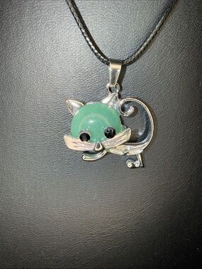 Silver Tone Cat Pendant w/Green Aventurine Stone w/ black necklace NEW